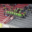 Je wichtiger ein Fußballspiel, desto lauter die (nur in der Halbzeit unterbrochene) akustische Untermalung